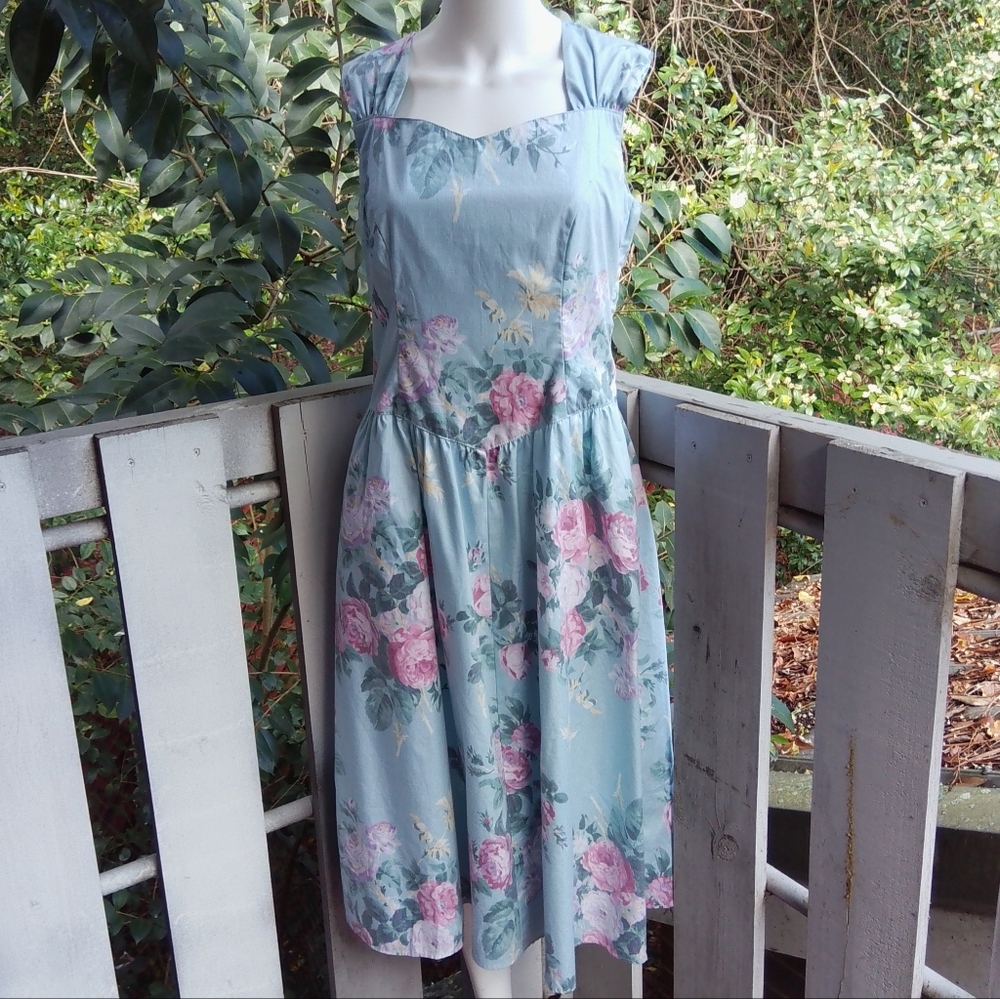 Vintage 80s Floral Cottagecore Coquette Garden Midi Sun Dress